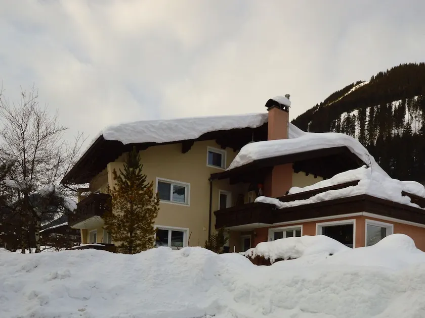 Cozy Apartment in Lermoos With Ski-lift Nearby - Image 1