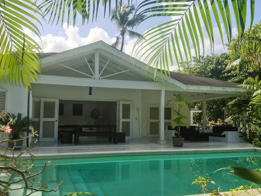 Gorgeous, 3-bedroom Villa With a Flower-filled Garden and an Infinity - Image 1
