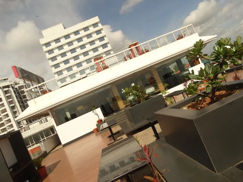 Sea Queen Hotel - Image 1