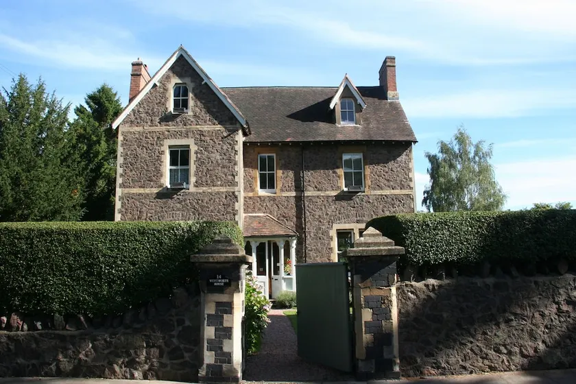 Wentworth House B&B - Image 1