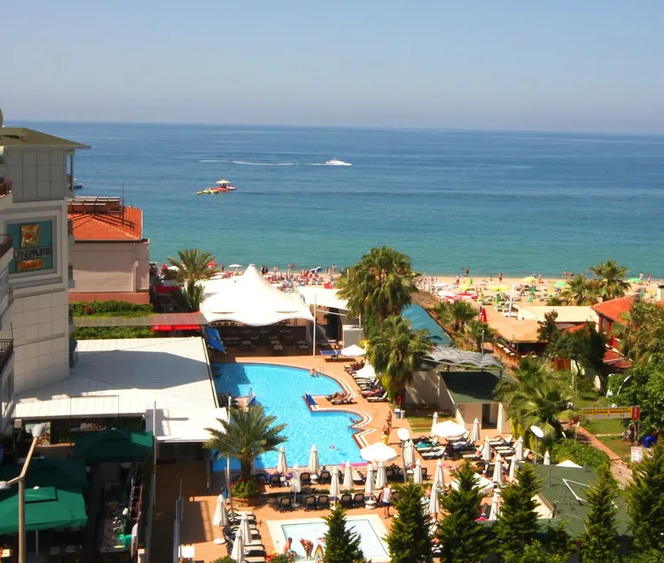Sunpark Beach Hotel - Image 1