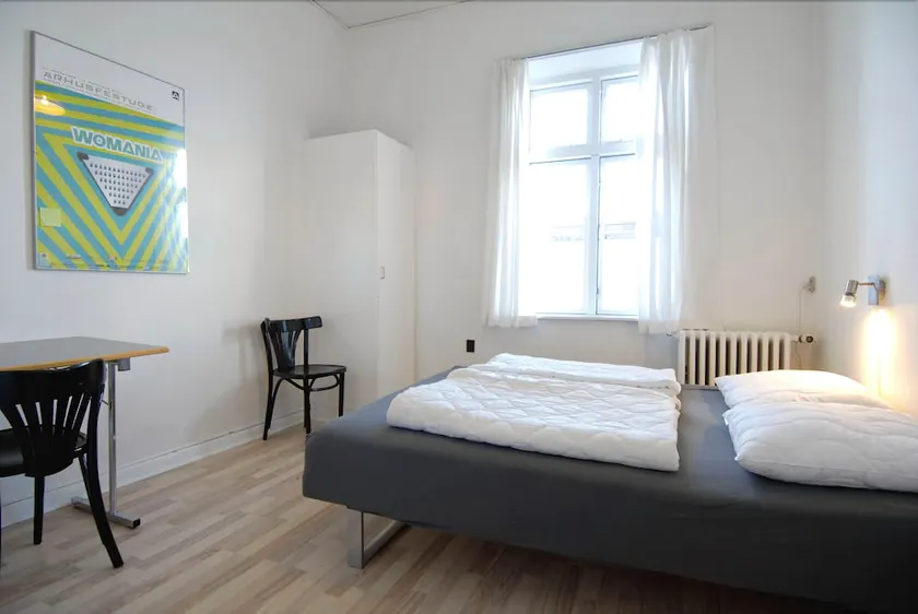 City Sleep In - Image 1