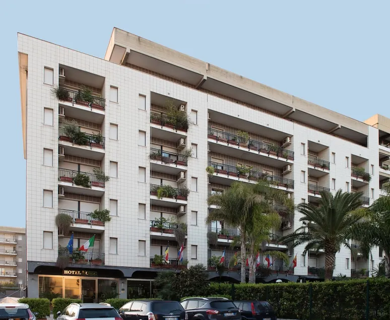 Rondo' Hotel - Image 1