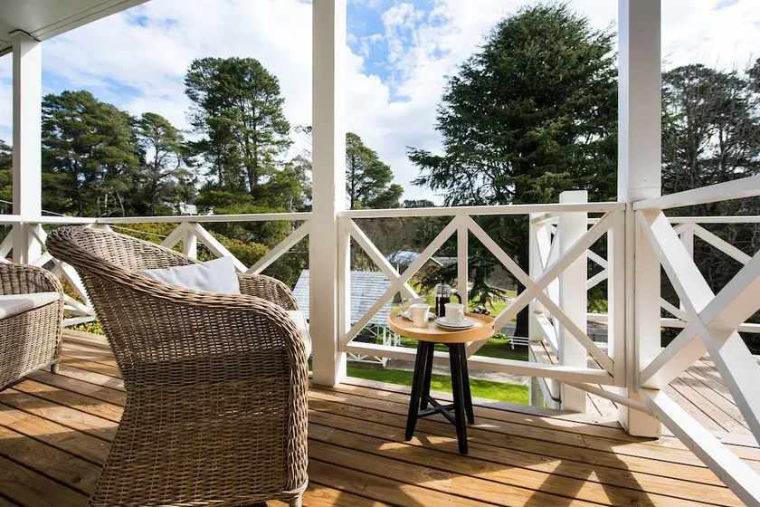 Lake Daylesford Apartments 2A - Image 1