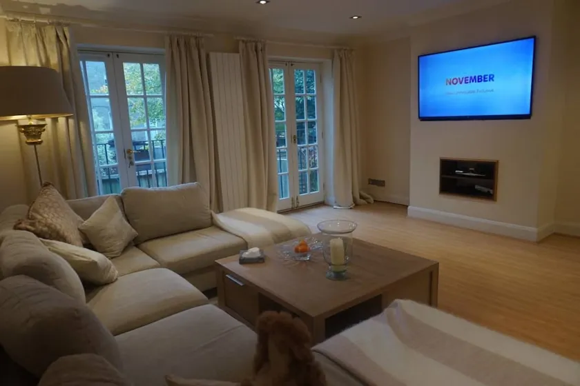 2 Bedroom Mews House in Maida Vale - Image 1