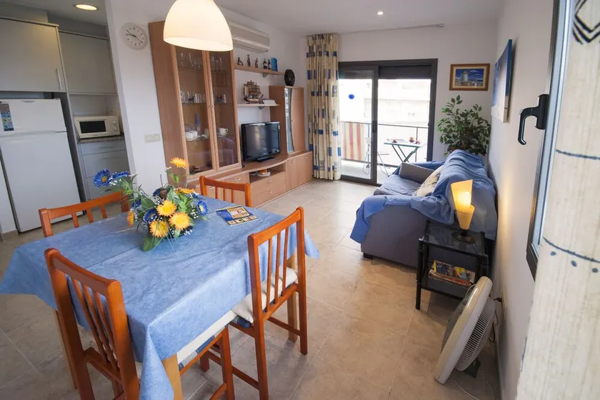 Ferienwohnung mit Garten, Terrasse und Pool | Neben dem Strand | Haustiere sind willkommen - Image 1