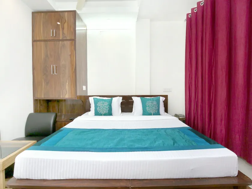 Hotel O Sai Stay Inn - Image 1