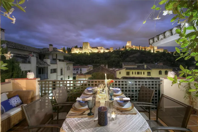 Alhambra Penthouse 2 Private Terraces Parking Free - Image 1