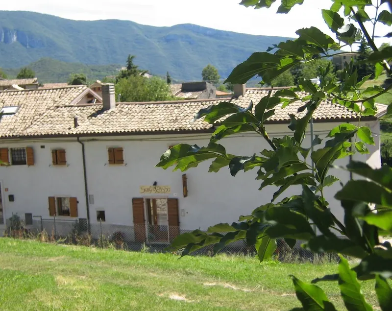 Sengio Rosso Bed & Breakfast - Image 1