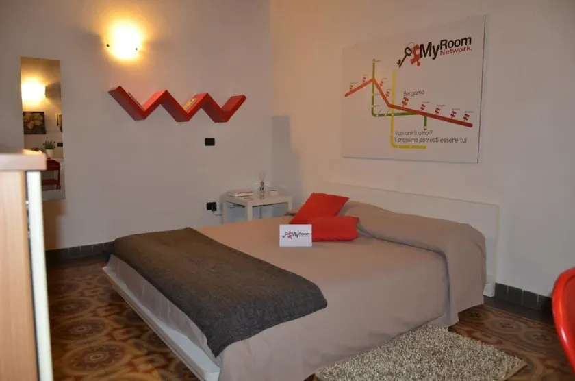 Room Suite Center - Image 1