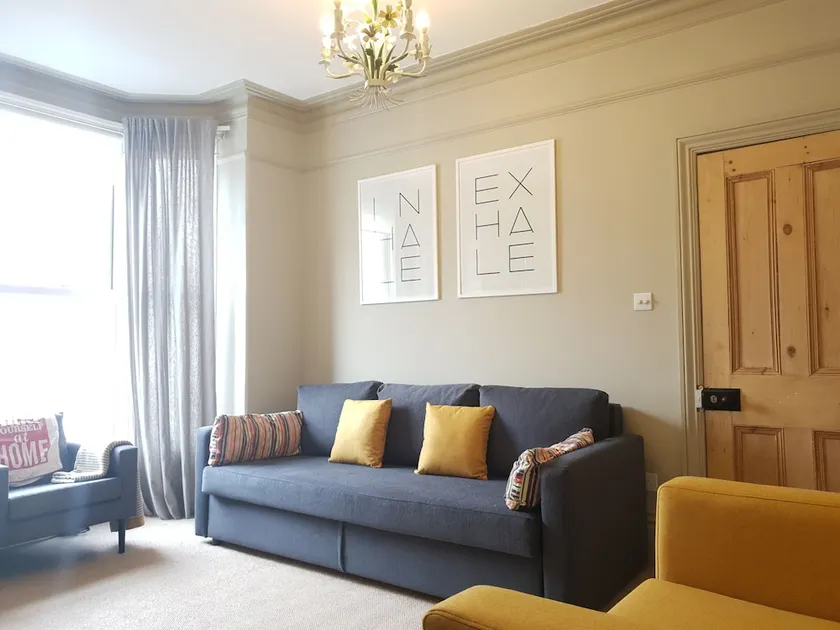 Upper Rooms Seaford - Image 1