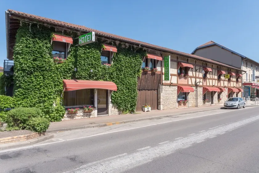 Laurent Perreal Logis Hotel - Image 1