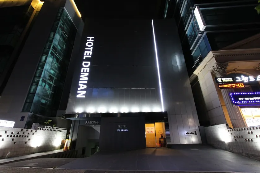 Demian Hotel - Image 1