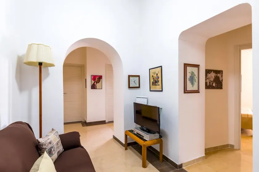 Emanuele III - 4 Bedroom Apartment - Image 1
