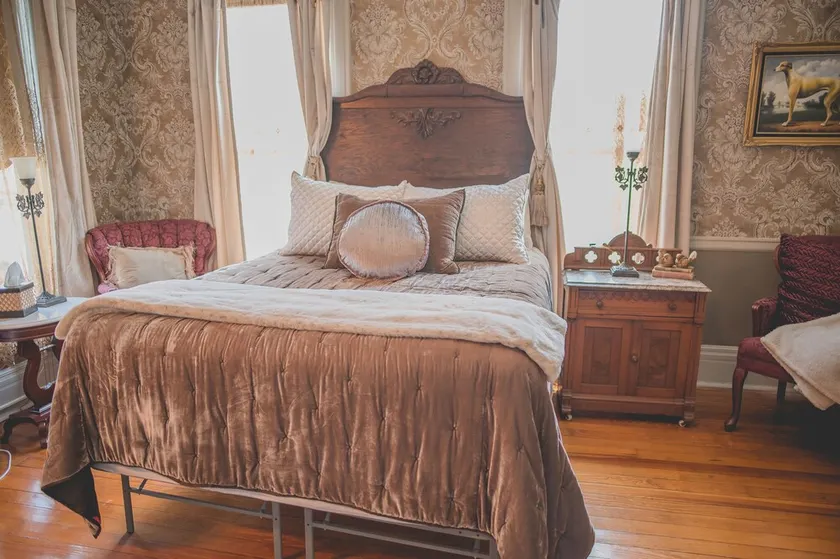 Boonville Luxury Lodging - Image 1