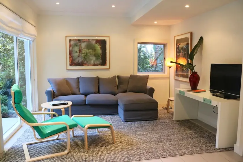 "balmoral Retreat" a Garden Haven, 2 Min to Beach - Image 1