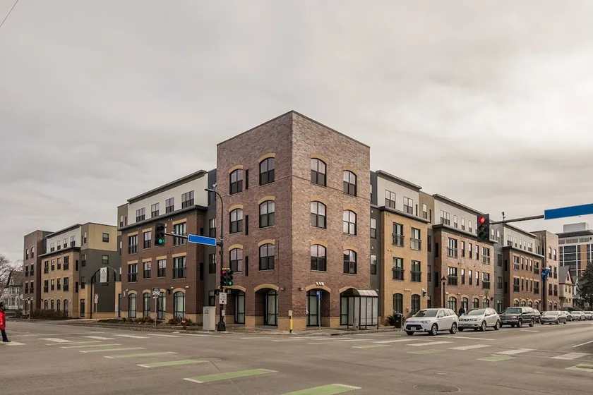 1 BR Apt near Downtown with Laundry by Frontdesk - Image 1