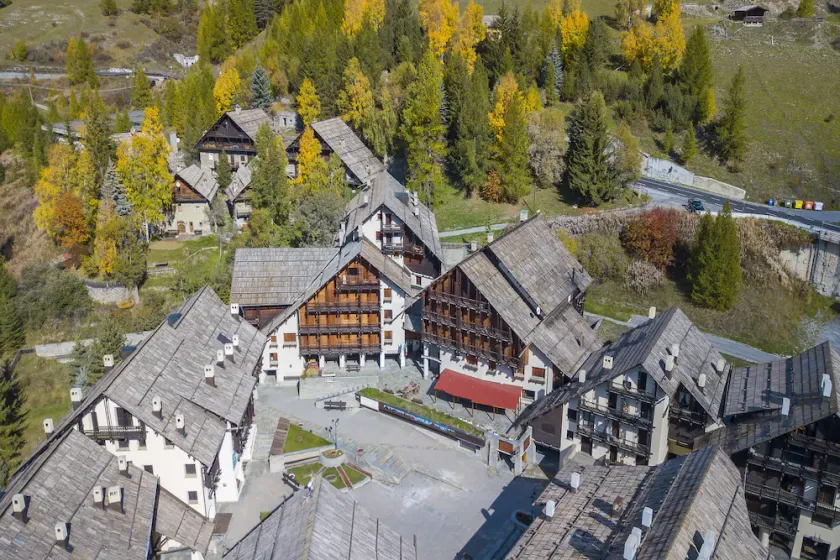 Grange Hike Ski 33C Sestriere - Image 1