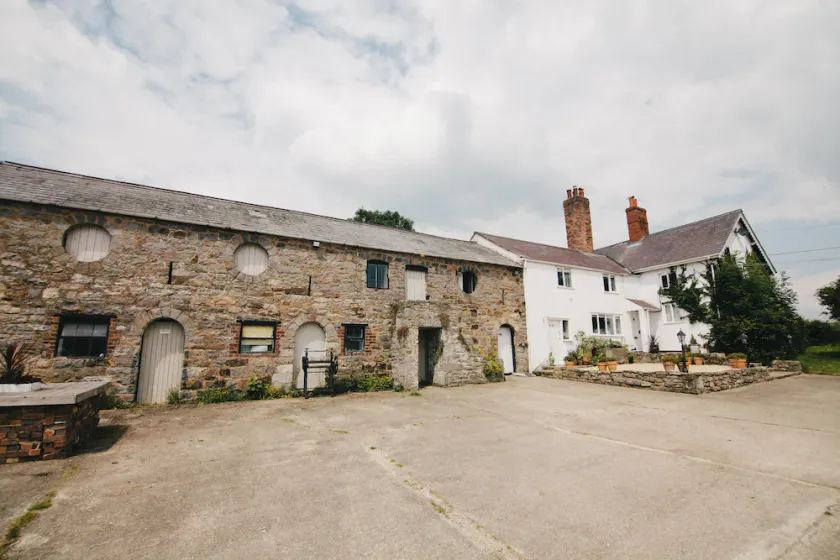 Broncoed Uchaf Country Guest House - Image 1