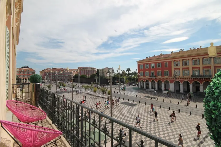 Aba Luxury B&B Place Massena - Image 1