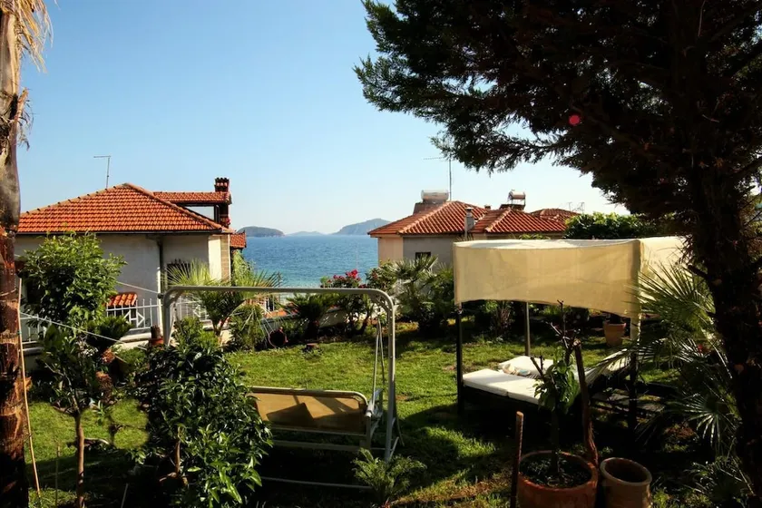 Seascape Villa - Image 1