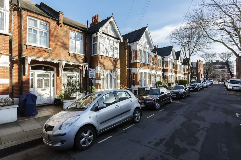 Veeve - Traditional Chiswick - Image 1