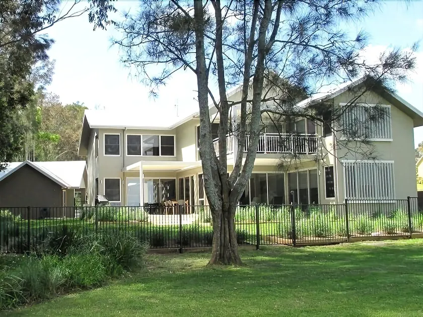 Pelican Escape Executive Home - Image 1