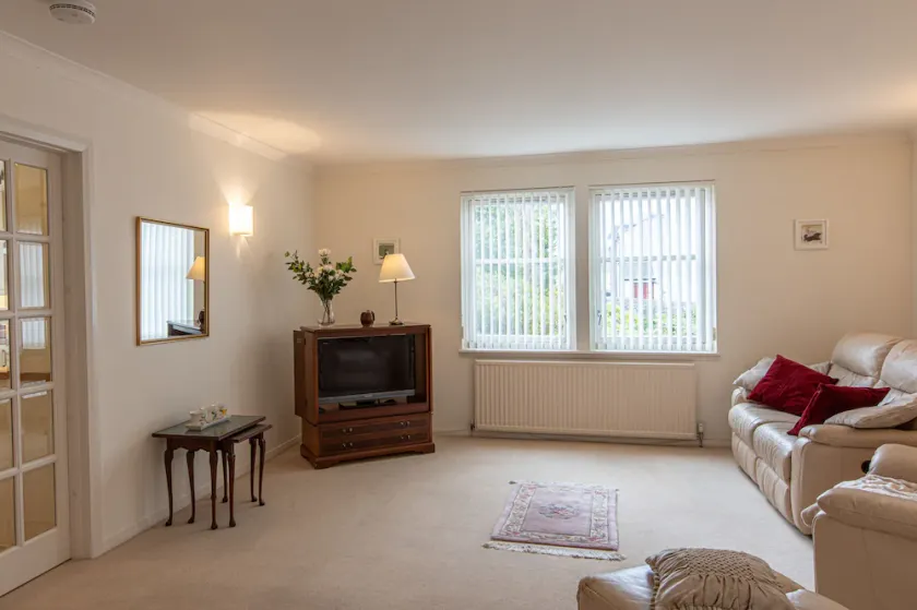Cults Court Apartment - Image 1