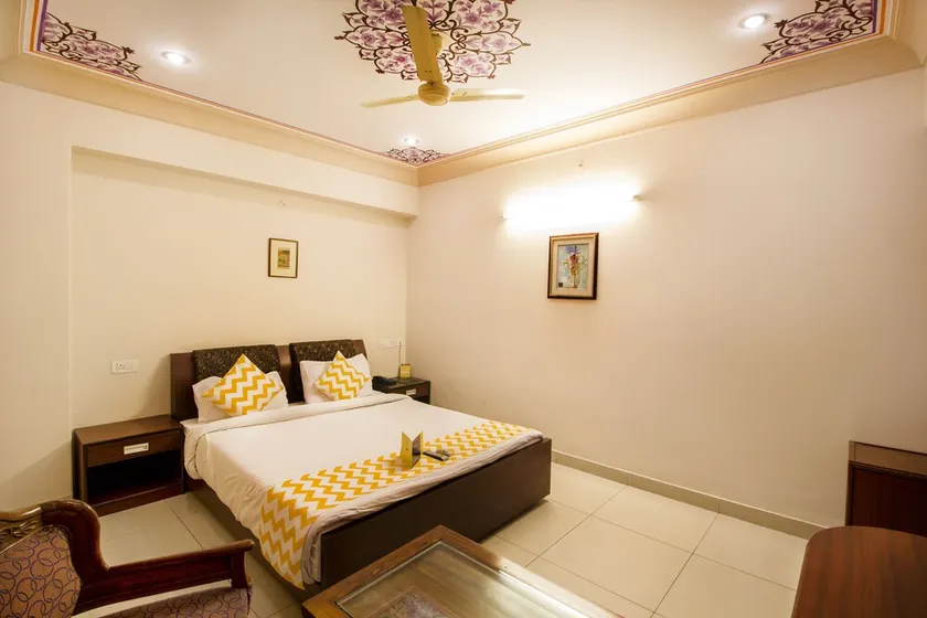 Hotel Empire Regency - Image 1