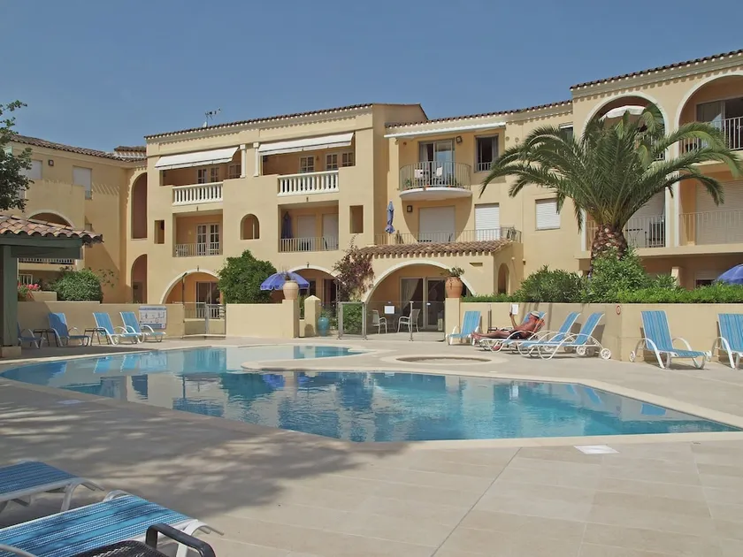 Apartment in Gassin Saint Tropez With Garden, Pool - Image 1