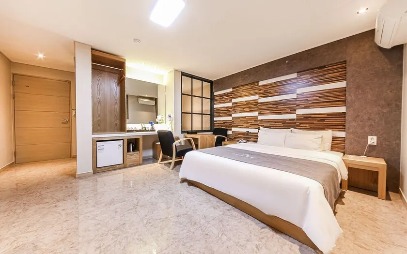 Wanju Maru Hotel - Image 1