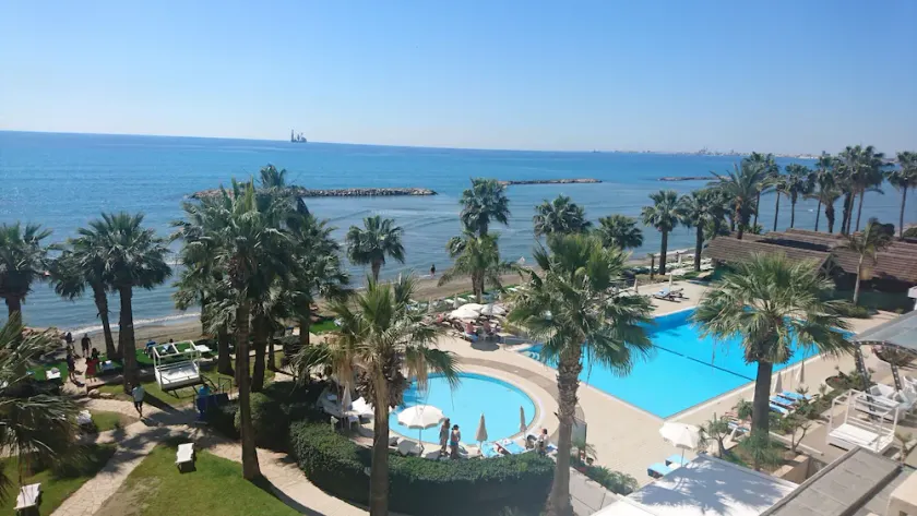 Palm Beach Hotel - Image 1