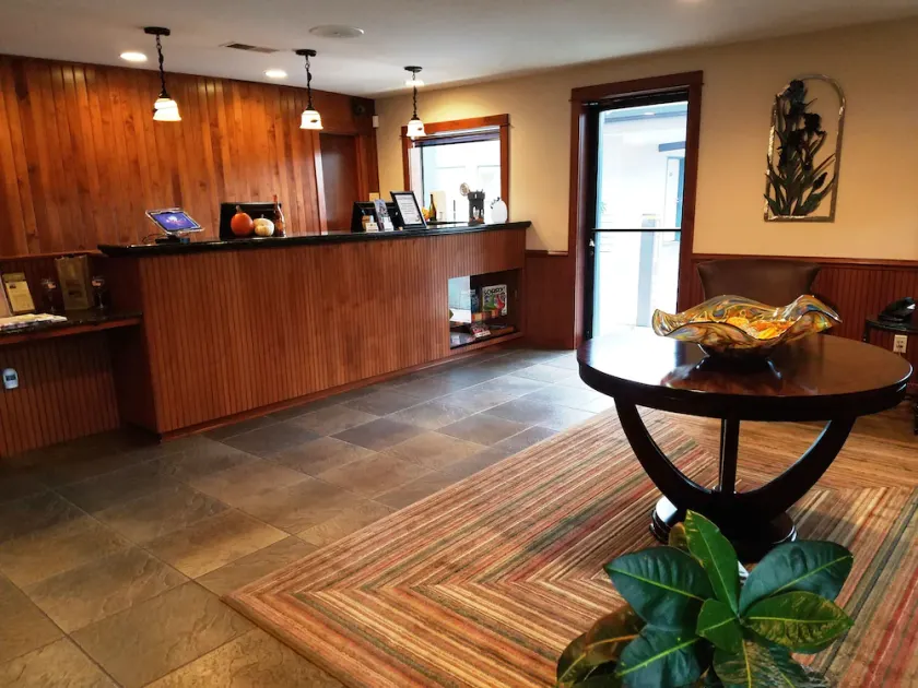 Redwood Hyperion Suites - Image 1