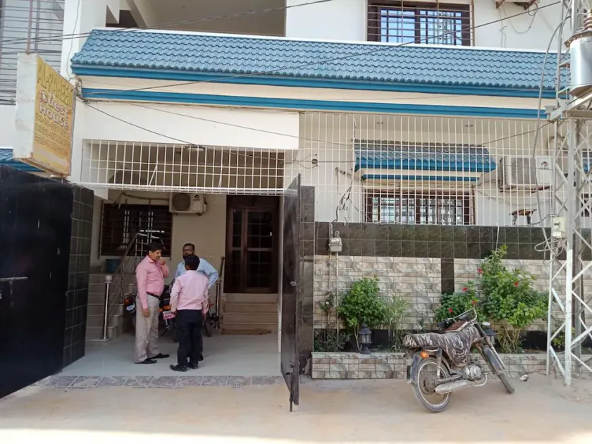 Al-Raheem Guest House - Image 1