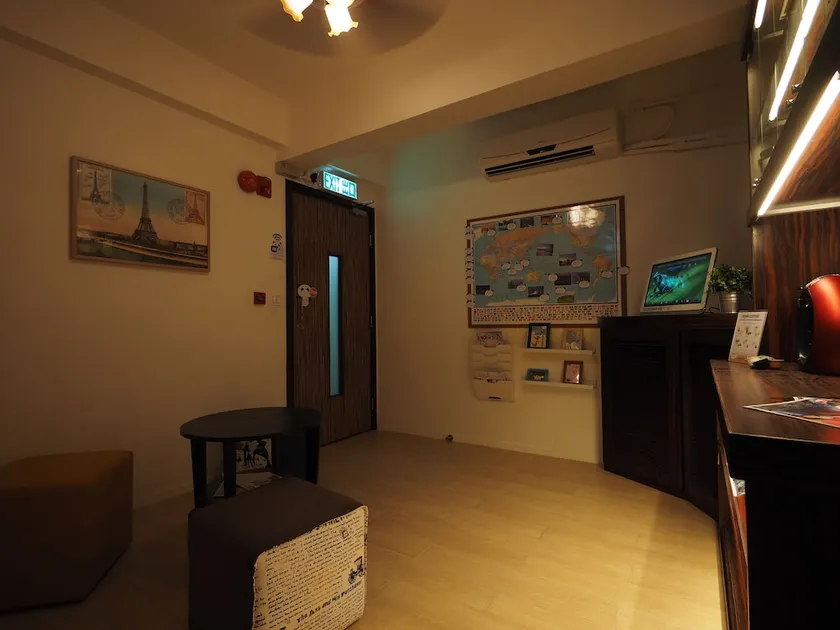 Panda's Hostel - Elegant - Image 1