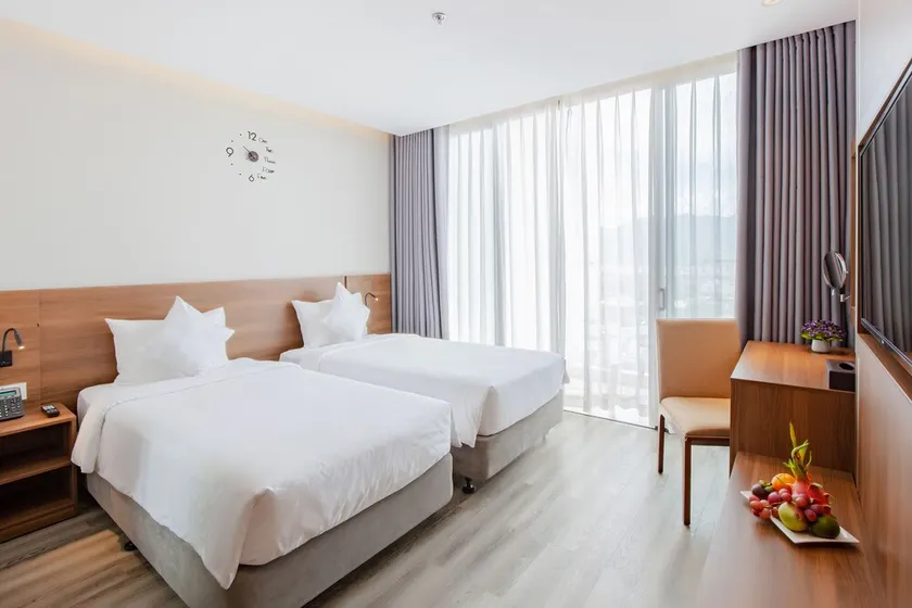 Merlot Hotel - Image 1