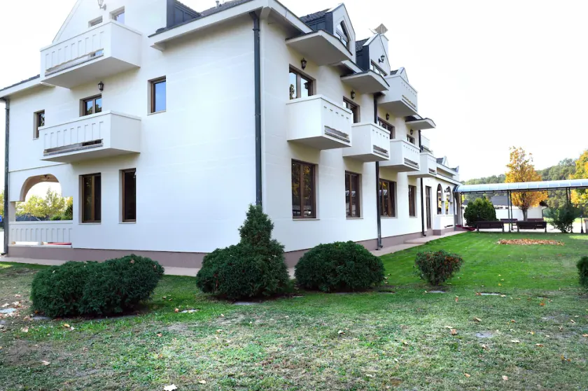 Hotel Kovilovo - Image 1