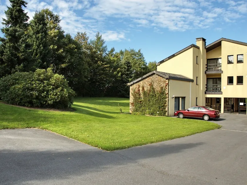 Calm Holiday Home with Garden in Bièvre - Image 1
