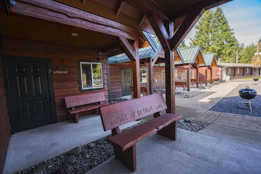 The Lodge at Detroit Lake - Image 1