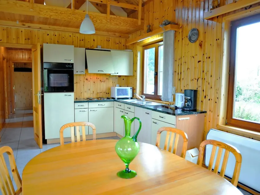 Bungalow in Peaceful Environment - Image 1