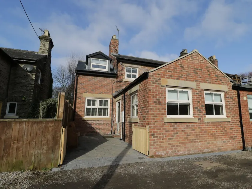 4 Station Cottages - Image 1
