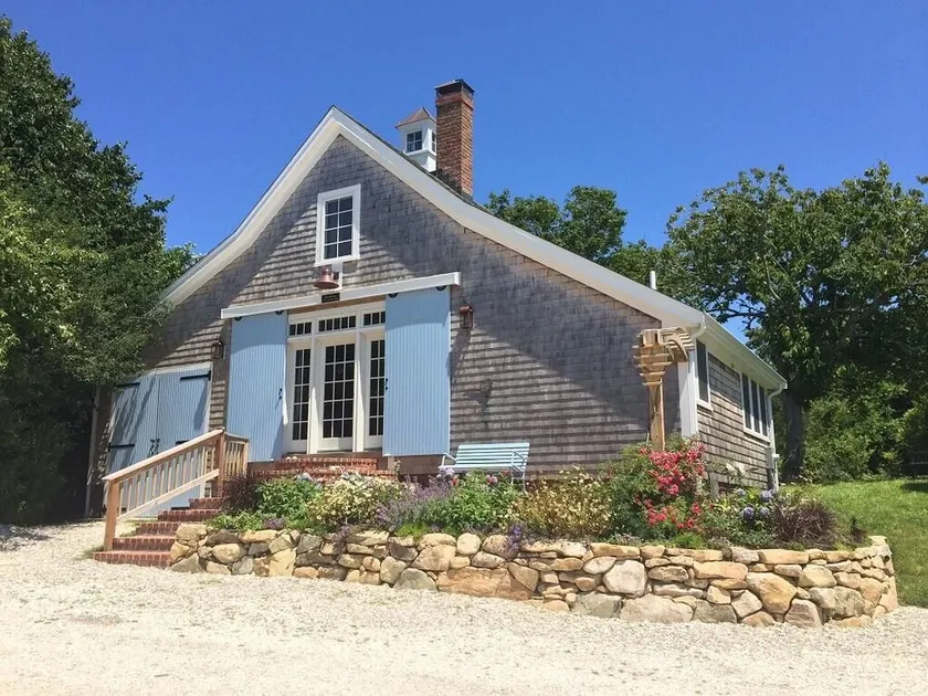 411 Stage Harbor Road - Two Bedroom House - Image 1
