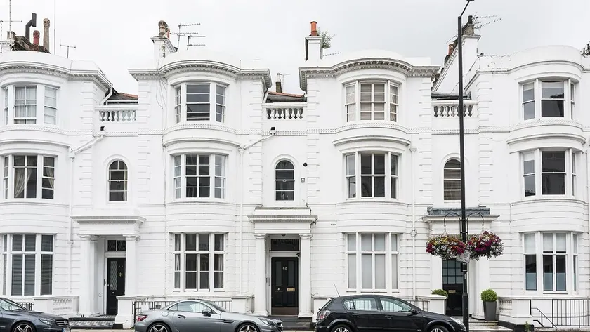 Sleek 2BR between Paddington & Hyde Park - Image 1