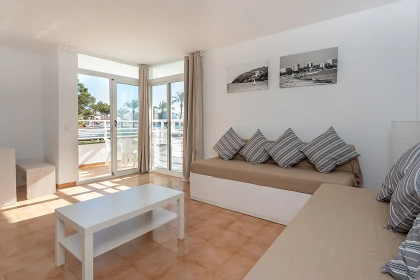 Neighbours Apartments - Image 1