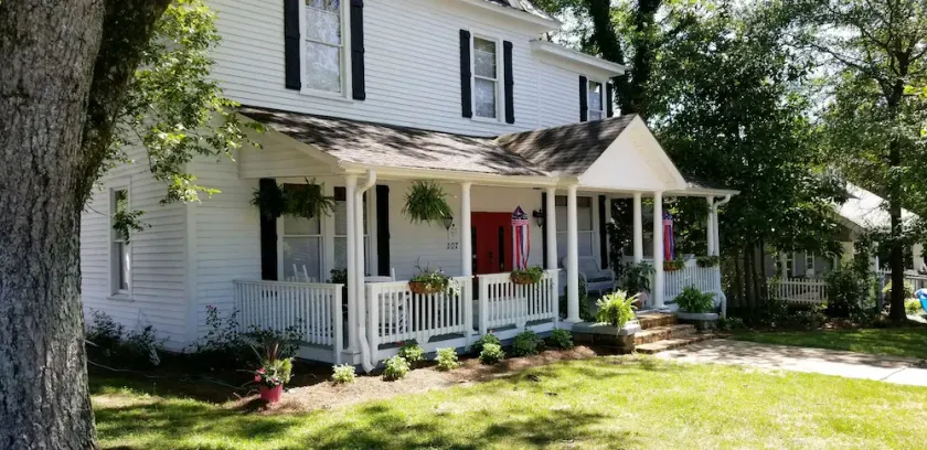 Pecan Terrace Inn - Image 1