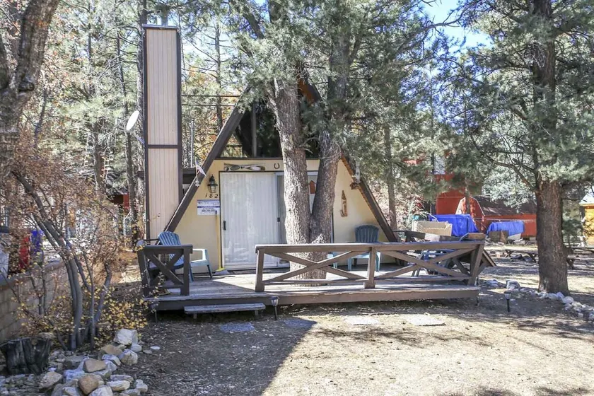 The Cozy Cubbyhole - Image 1