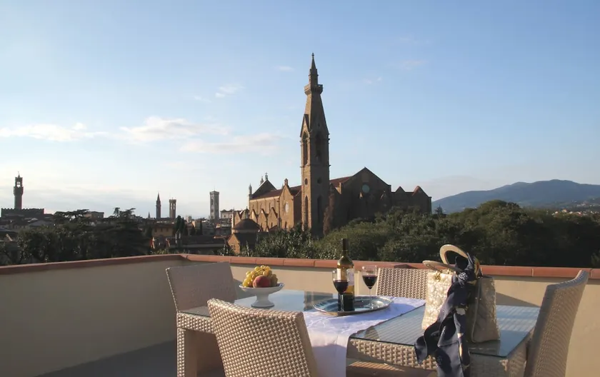 Florence View Apartments - Image 1