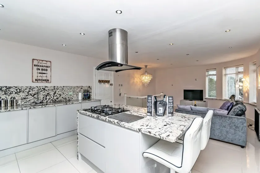 Unique Chester Racecourse Apartment - Image 1