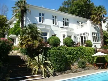 Haldon Priors Hotel - Image 1