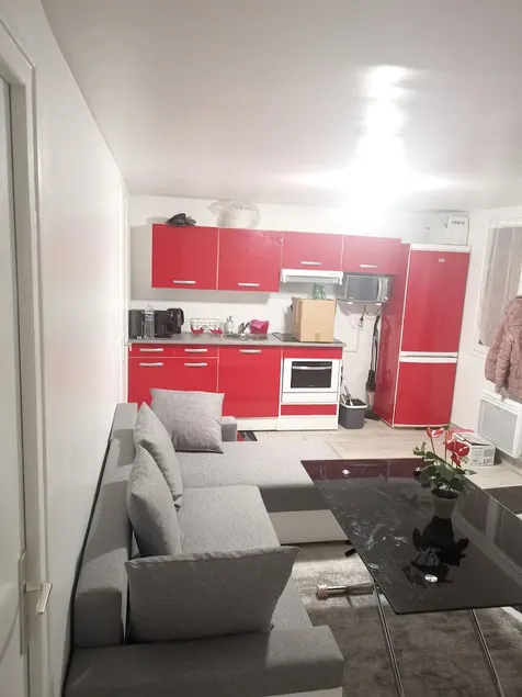 Apartment With 2 Bedrooms in Villeneuve-le-roi, With Wifi - Image 1